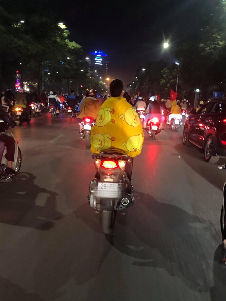 Những hình ảnh ăn mừng bá đạo sau chiến tích của U22 Việt Nam - 5 Những hình ảnh ăn mừng bá đạo sau chiến tích của U22 Việt Nam - 5