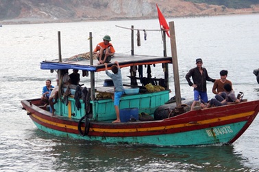 Bão số 10 tăng cấp, áp sát vùng biển Hà Tĩnh – Thừa Thiên Huế