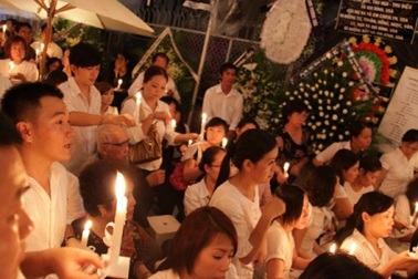 Nghẹn ngào khúc hát cuối vĩnh biệt Huỳnh Phúc Điền