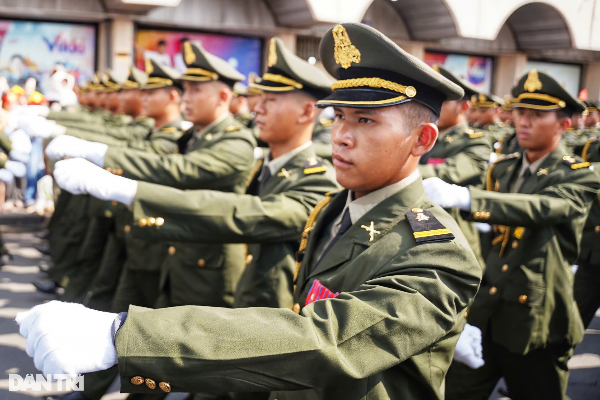 Rộn ràng theo nhịp chân chiến sĩ diễu binh chuẩn bị đại lễ 30/4 - 22