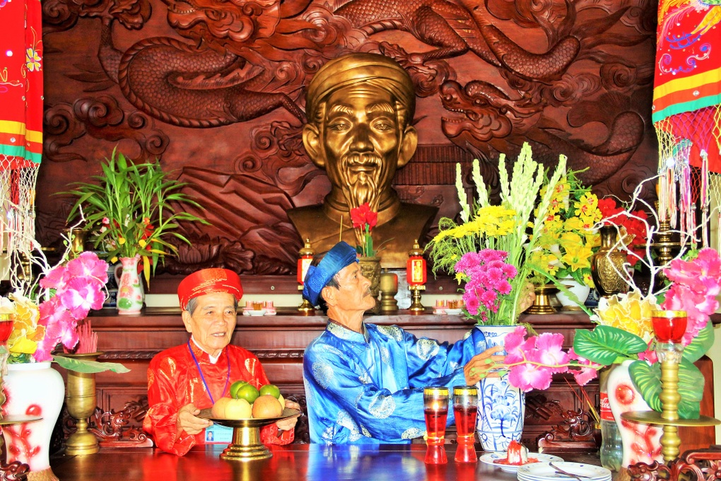 Kể chuyện Rồng Vàng và long cuộc Rồng nằm ở Tây Đô - 1 Kể chuyện Rồng Vàng và long cuộc Rồng nằm ở Tây Đô - 1
