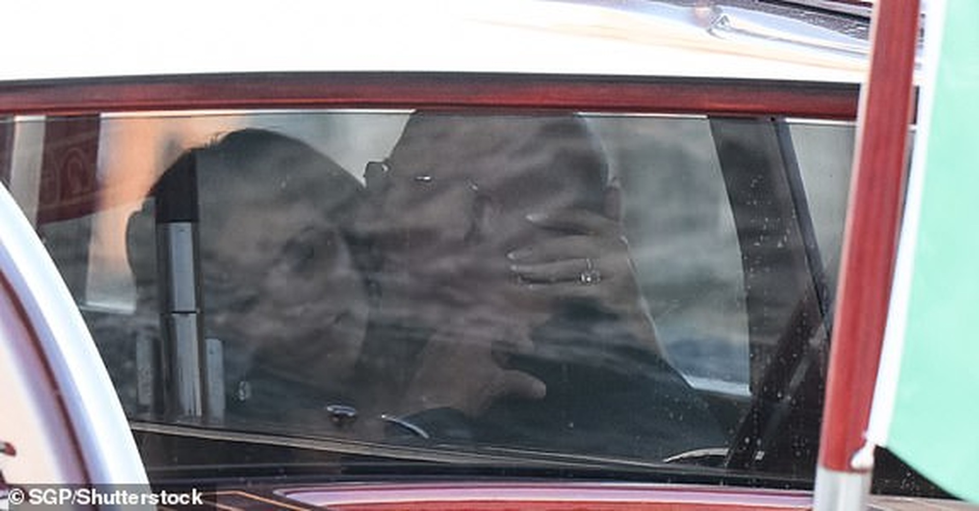 Tỷ phú Jeff Bezos và MC gợi cảm kết thúc tiệc cưới 3 ngày, tốn 55 triệu USD - 10 Tỷ phú Jeff Bezos và MC gợi cảm kết thúc tiệc cưới 3 ngày, tốn 55 triệu USD - 10