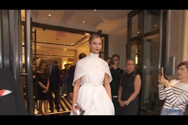Karlie dự Met Gala