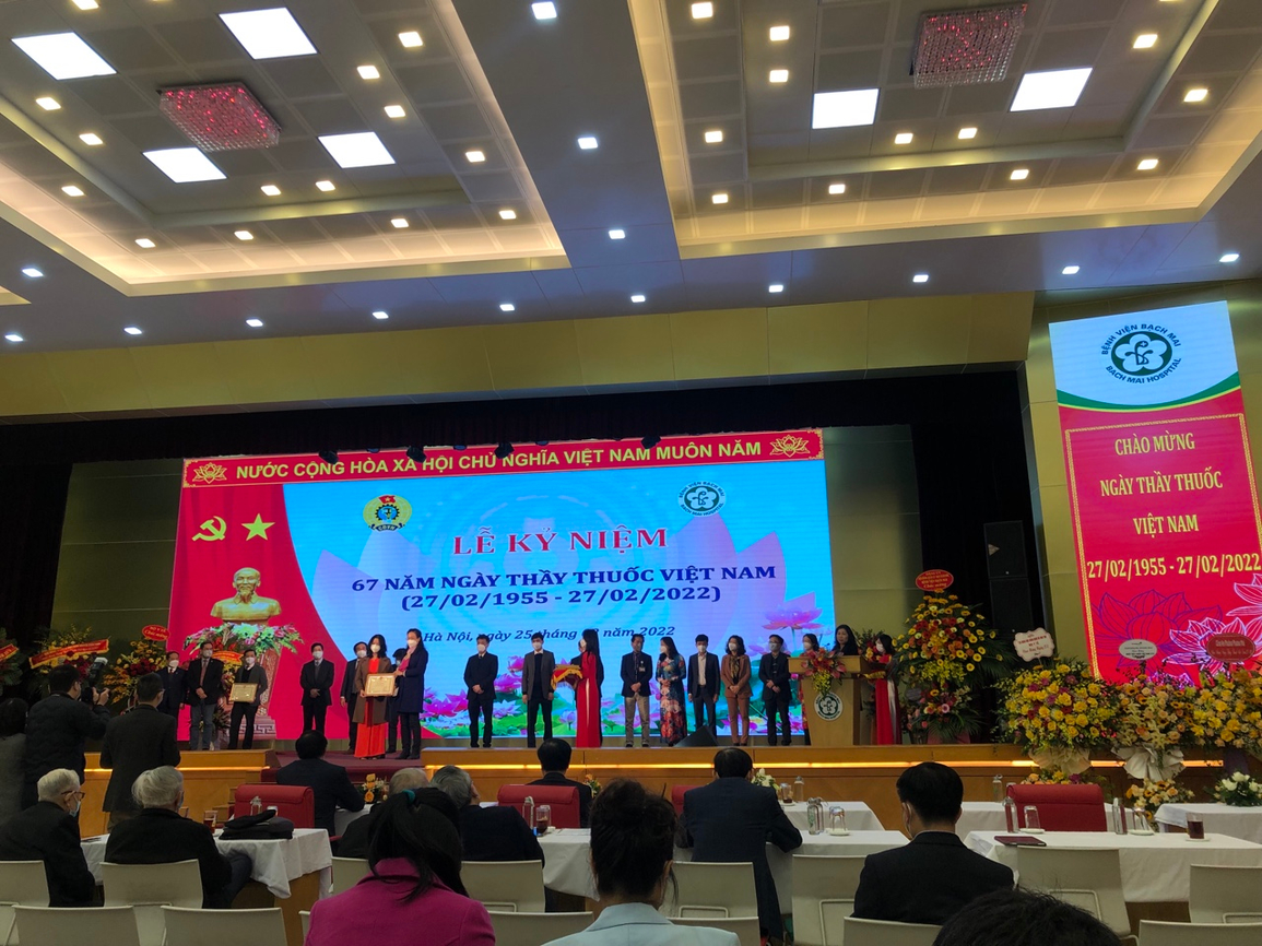 Người thầy 2 trong 1, miệt mài từ giảng đường đến bệnh viện - 6 Người thầy 2 trong 1, miệt mài từ giảng đường đến bệnh viện - 6