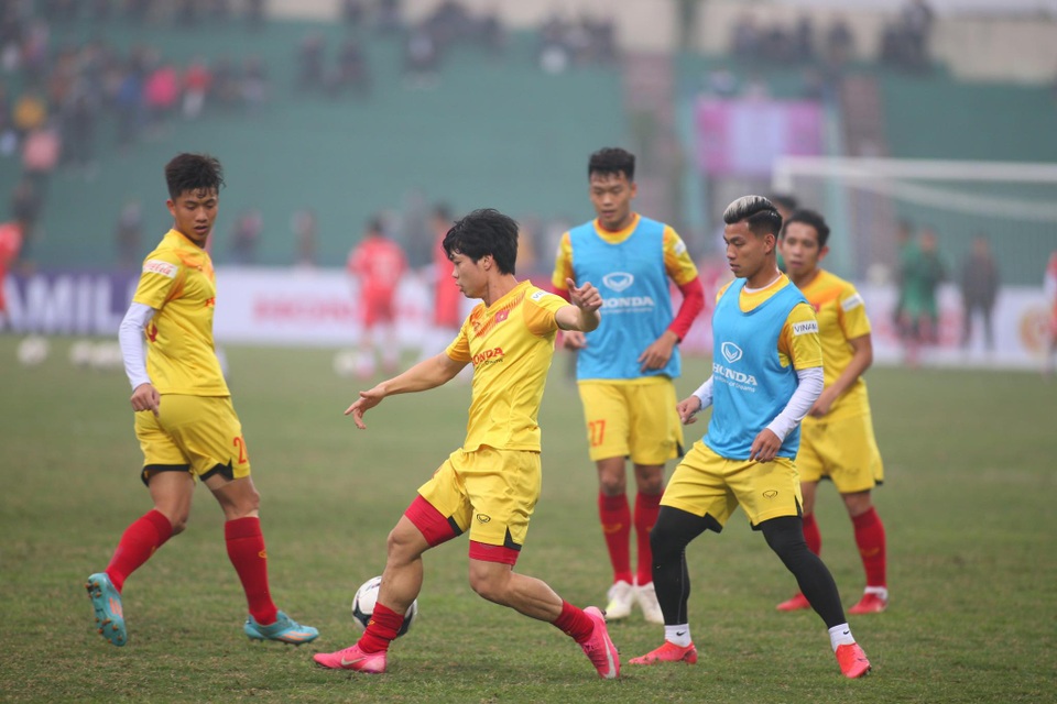 Đội tuyển Việt Nam 2-2 U22 Việt Nam: Dấu ấn lớn của Quang Hải - 25 Đội tuyển Việt Nam 2-2 U22 Việt Nam: Dấu ấn lớn của Quang Hải - 25