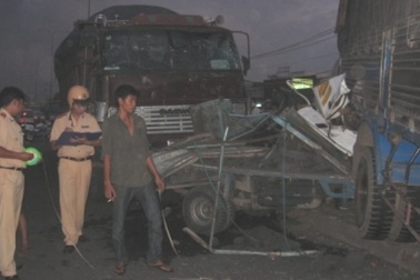 Đụng xe liên hoàn, 4 người bị thương nặng