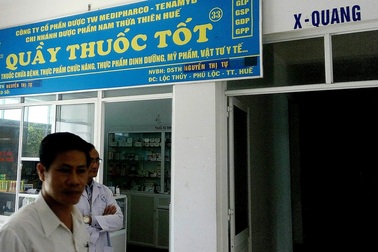 Đình chỉ quầy thuốc trong bệnh viện vì bán thuốc hết hạn tới 4 tháng