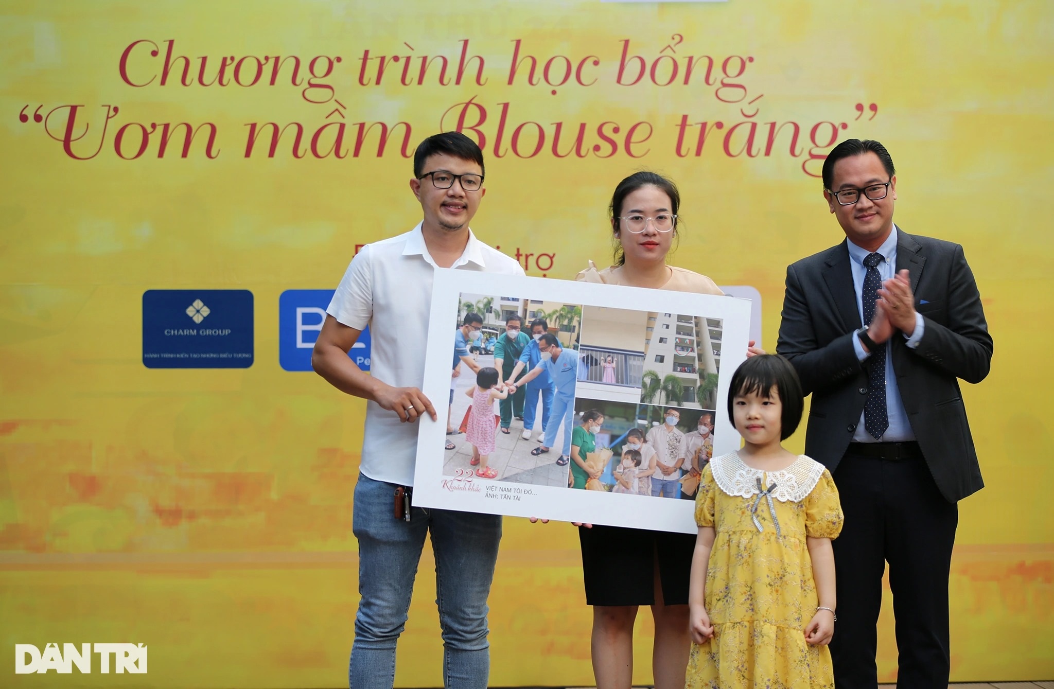 Triển lãm 22 khoảnh khắc ấn tượng của y bác sĩ tại TPHCM trong đại dịch - 2 Triển lãm 22 khoảnh khắc ấn tượng của y bác sĩ tại TPHCM trong đại dịch - 2