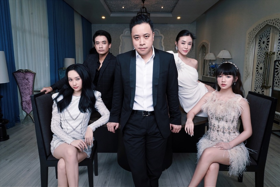 Phản ứng của Hồng Vân, Ngô Thanh Vân... khi hoạt động giải trí tạm dừng - 3 Phản ứng của Hồng Vân, Ngô Thanh Vân... khi hoạt động giải trí tạm dừng - 3