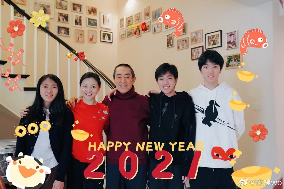 Vợ chồng đạo diễn Trương Nghệ Mưu tự hào công khai hình ảnh 3 con - 2 Vợ chồng đạo diễn Trương Nghệ Mưu tự hào công khai hình ảnh 3 con - 2
