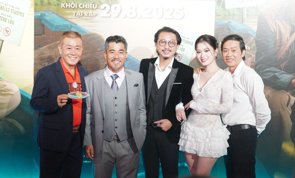 NSƯT Hoài Linh sau 5 năm mắc ung thư: Vẫn ăn cá khô, kể chuyện đi buôn đất - 5