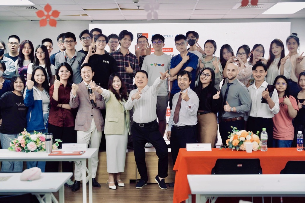 Tiến sĩ 9X Vũ Minh Trường: Tôi không muốn vừa vặn trong một khuôn mẫu sẵn có - 4 Tiến sĩ 9X Vũ Minh Trường: Tôi không muốn vừa vặn trong một khuôn mẫu sẵn có - 4