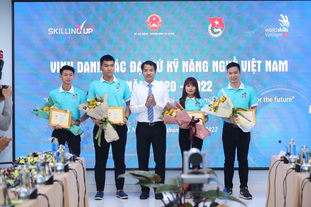 Bổ nhiệm 8 Đại sứ Kỹ năng nghề Việt Nam năm 2022 - 3 Bổ nhiệm 8 Đại sứ Kỹ năng nghề Việt Nam năm 2022 - 3