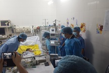 Ca ghép phổi đầu tiên: Mong nhất con được đến trường