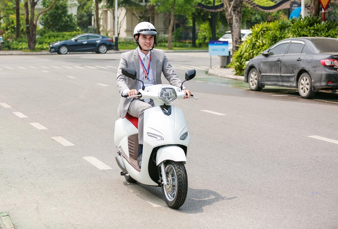 Công nghệ thông minh giúp xe máy điện VinFast chinh phục người dùng - 3 Công nghệ thông minh giúp xe máy điện VinFast chinh phục người dùng - 3
