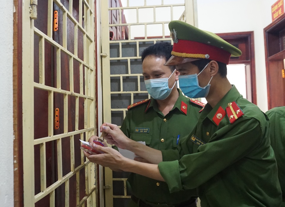 Được cầm lá phiếu bầu, với tôi là niềm an ủi lớn - 8 Được cầm lá phiếu bầu, với tôi là niềm an ủi lớn - 8