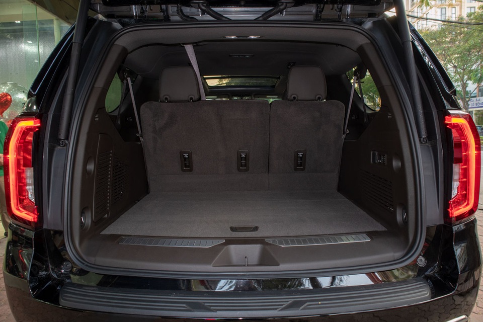 Khủng long GMC Yukon Denali 2021 về Việt Nam có gì với giá hơn 9 tỷ đồng - 8 Khủng long GMC Yukon Denali 2021 về Việt Nam có gì với giá hơn 9 tỷ đồng - 8