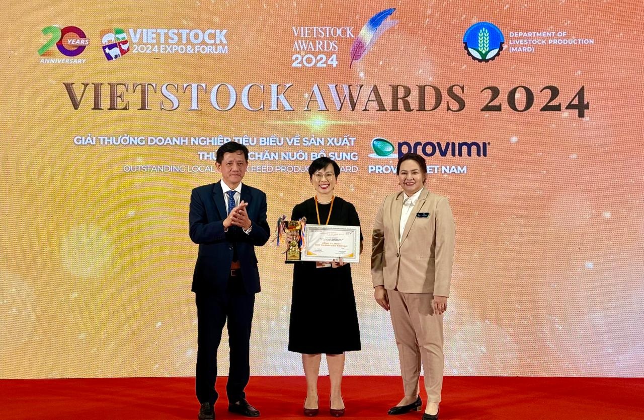 Cargill, Vietstock Fuarı 2024'te çifte ödül aldı - 2 Cargill nhận giải thưởng kép tại Triển lãm Vietstock 2024 - 2