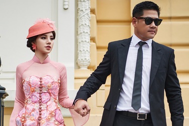 Jolie Nguyễn đẹp xuất thần trong BST “Diva quyến rũ” của Kenny Thái