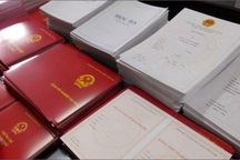 Không phân biệt giá trị văn bằng tại chức, chính qui gây nhiều tranh cãi