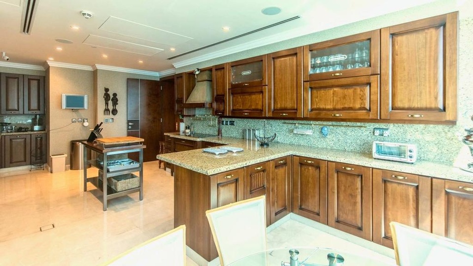 Cận cảnh penthouse 400 tỷ đồng, có cả nút bấm điều trực thăng ở Dubai - 8