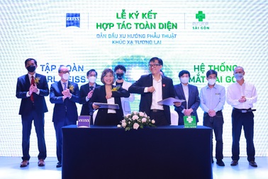 Tập đoàn Carl Zeiss ký kết hợp tác toàn diện với Hệ thống Mắt Sài Gòn