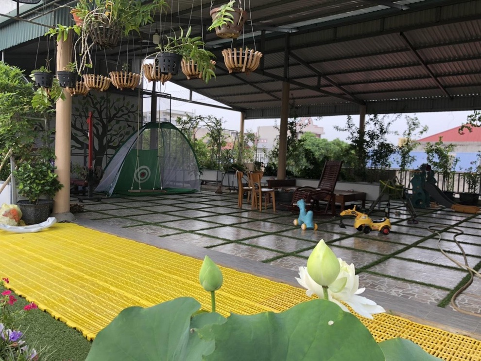 Khu vườn sân thượng siêu to khổng lồ rộng 500 m2 của gia đình Bắc Giang - 12 Khu vườn sân thượng siêu to khổng lồ rộng 500 m2 của gia đình Bắc Giang - 12
