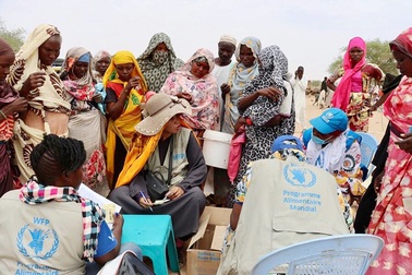 Bài toán nghiệt ngã cho những phận người