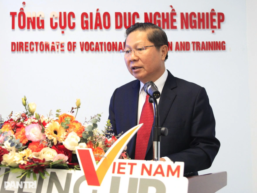 Người thầy phải luôn đứng bằng hoặc thấp hơn trò mới dạy được trò - 1 Người thầy phải luôn đứng bằng hoặc thấp hơn trò mới dạy được trò - 1
