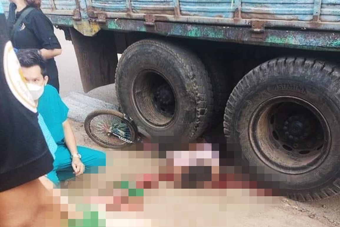 Mẹ nghèo nén nỗi đau thấu trời mất con út, lo tiền cứu con lớn nguy kịch - 2 Mẹ nghèo nén nỗi đau thấu trời mất con út, lo tiền cứu con lớn nguy kịch - 2