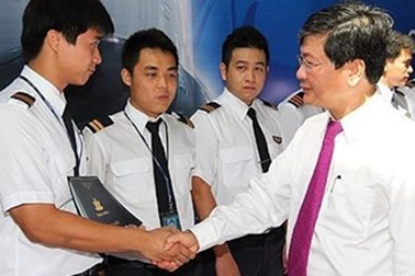 Vì sao hàng loạt phi công Vietnam Airlines xin nghỉ việc?