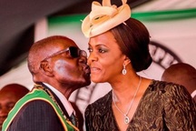 Tổng thống 93 tuổi bị quân đội Zimbabwe quản thúc là ai?