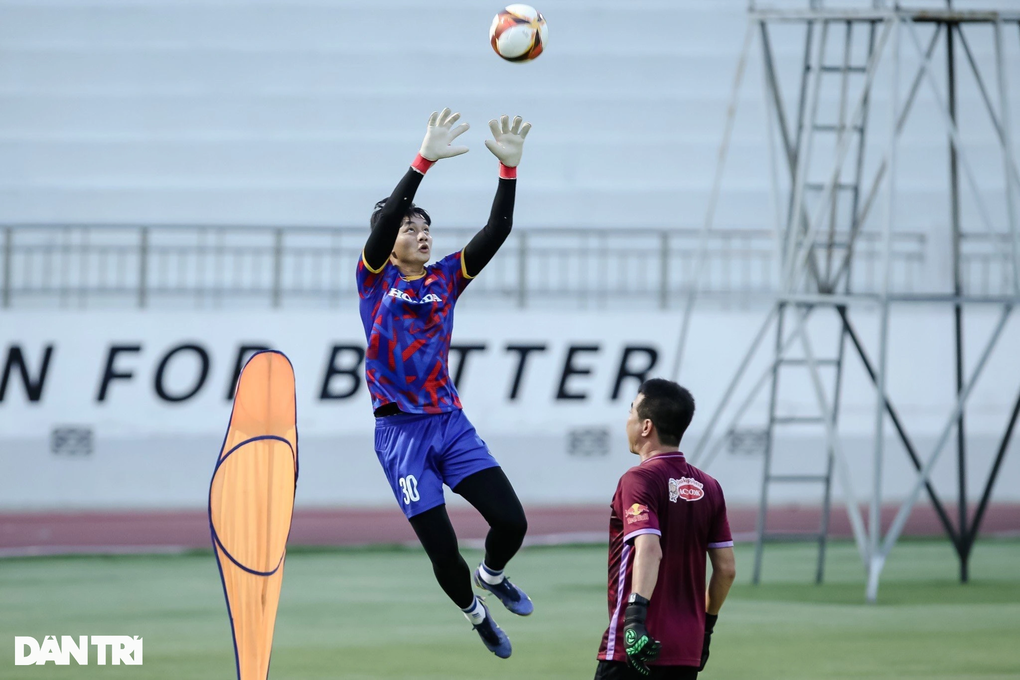 U22 Việt Nam có thêm lực lượng, bắt đầu rèn chiến thuật - 9 U22 Việt Nam có thêm lực lượng, bắt đầu rèn chiến thuật - 9