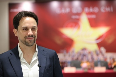 Nhạc trưởng nổi tiếng người Pháp tham gia Hòa nhạc "Điều còn mãi 2024"