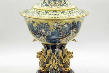 Tiết lộ về chén ngọc và trang phục tặng các nhà lãnh đạo APEC