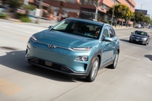 Hyundai triệu hồi Kona sau hơn chục vụ cháy xe