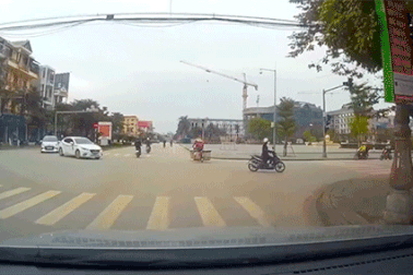 Đi xe "kiểu ú oà" và tai nạn tiềm ẩn