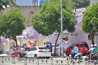 Gần 10 ô tô bị đập phá trên đường phố Sài Gòn