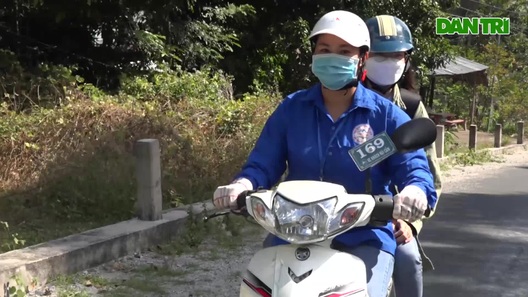 Nghề xe ôm núi Cấm kiếm tiền triệu ngày Tết