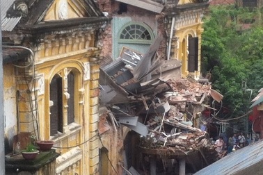 Hà Nội: Sập biệt thự Pháp cổ, 2 người tử vong, 6 người bị thương