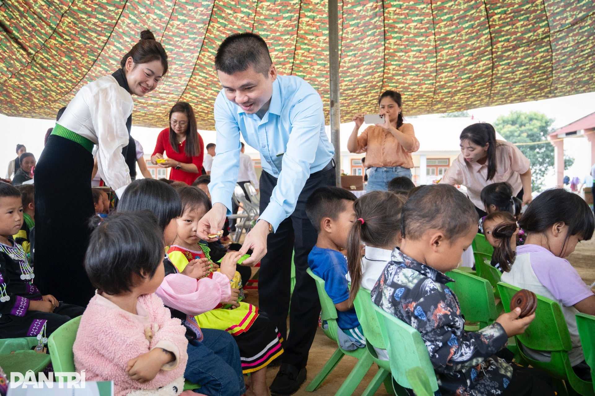 Khánh thành điểm trường trên mây tặng học sinh vùng cao Sơn La - 16