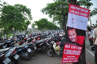 Ồ ạt dịch vụ "ăn theo” Nick Vujicic tại Mỹ Đình