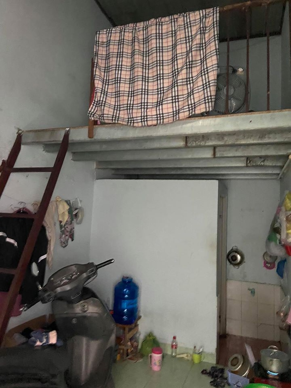 Cải tạo nhà cũ chỉ 2 triệu đồng, 9x Sài Gòn khiến kiến trúc sư bái phục - 1 Cải tạo nhà cũ chỉ 2 triệu đồng, 9x Sài Gòn khiến kiến trúc sư bái phục - 1