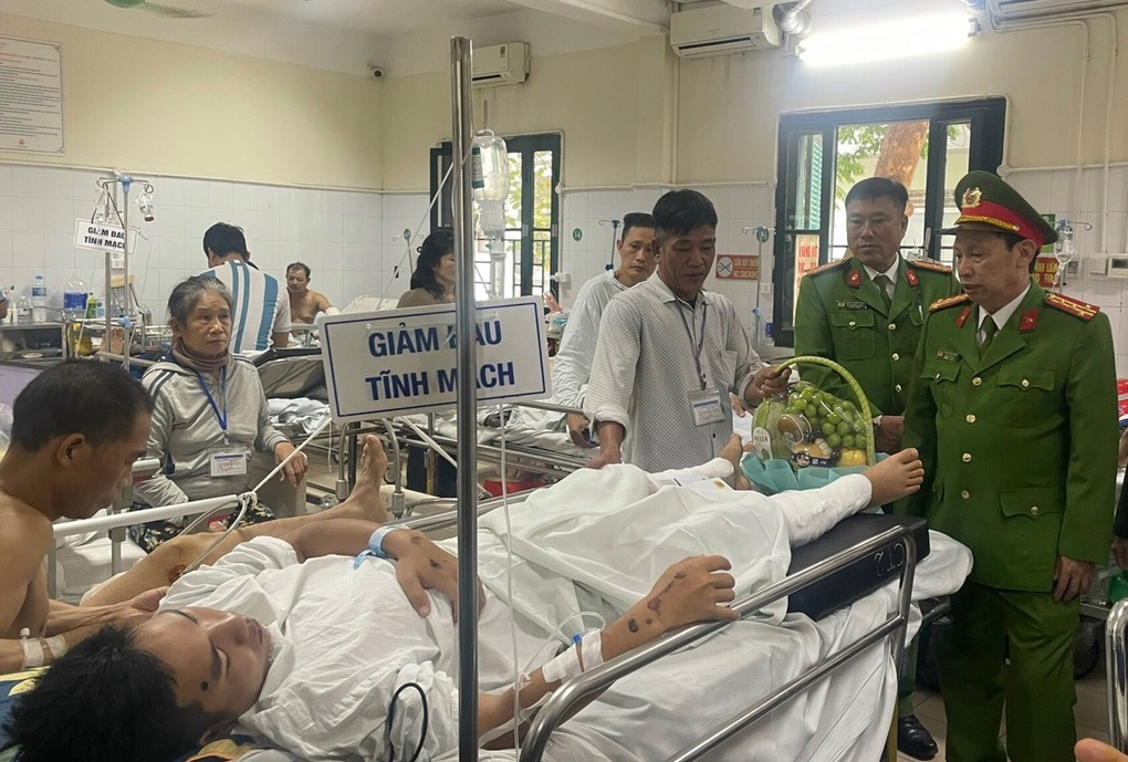 Hai thanh niên vít ga thông chốt khiến một chiến sĩ công an bị thương - 1 Hai thanh niên vít ga thông chốt khiến một chiến sĩ công an bị thương - 1