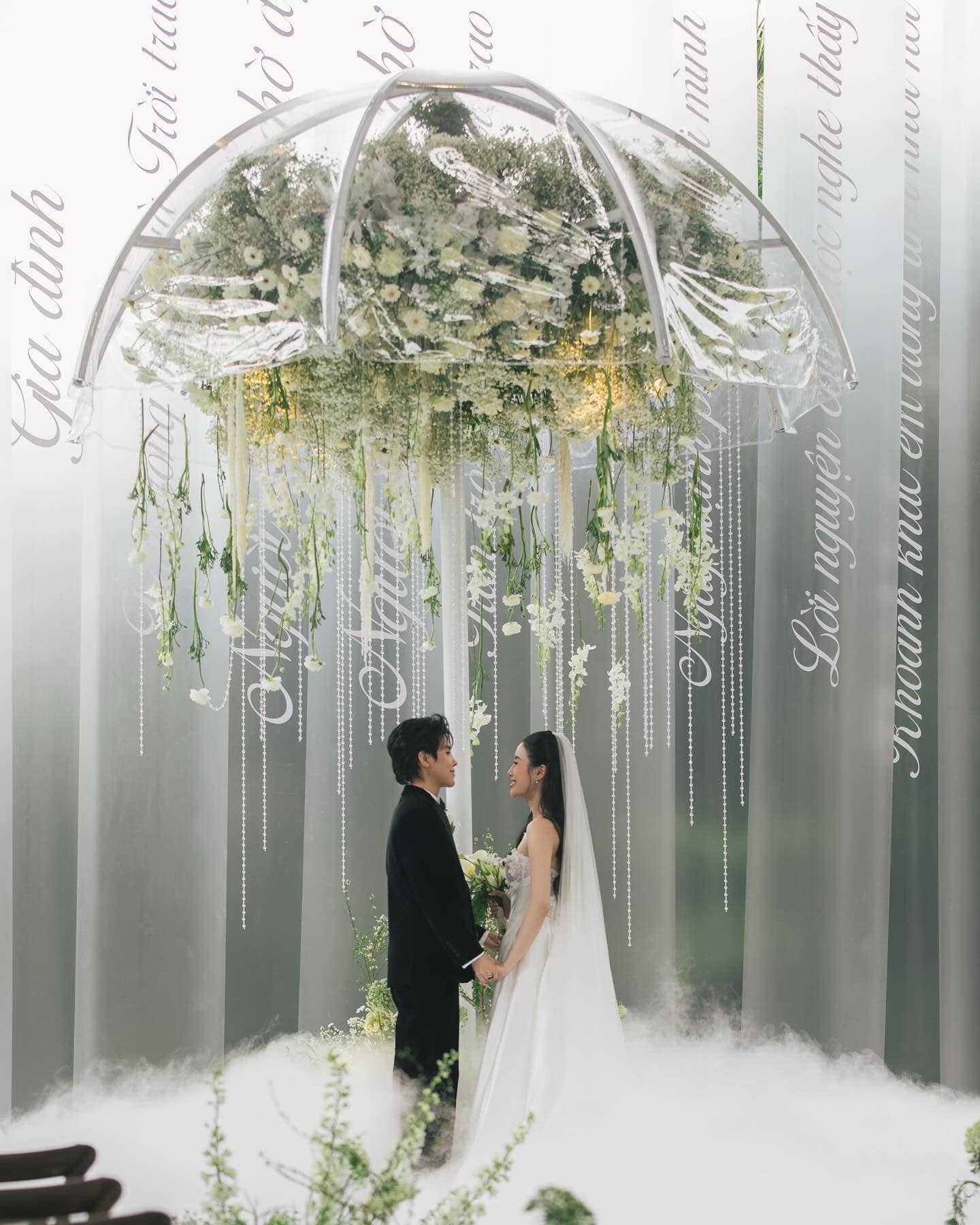 Vũ Cát Tường bên vũ công xinh đẹp: Cưng chiều bạn đời, cởi mở đời tư - 10 Vũ Cát Tường bên vũ công xinh đẹp: Cưng chiều bạn đời, cởi mở đời tư - 10