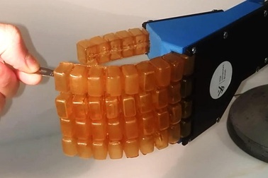 Các nhà khoa học tạo ra rô-bốt tự chữa lành vết thương giống trong phim "Kẻ hủy diệt"