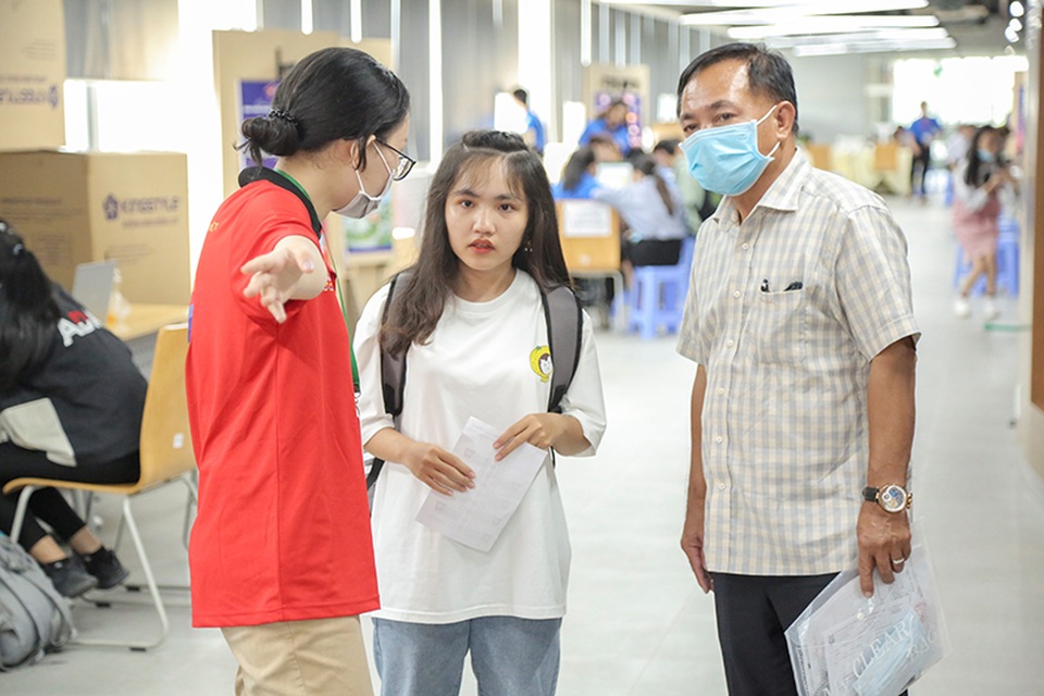 Tuyển sinh 2021: Nhiều ngành học mới, đa dạng phương thức xét tuyển - 5 Tuyển sinh 2021: Nhiều ngành học mới, đa dạng phương thức xét tuyển - 5