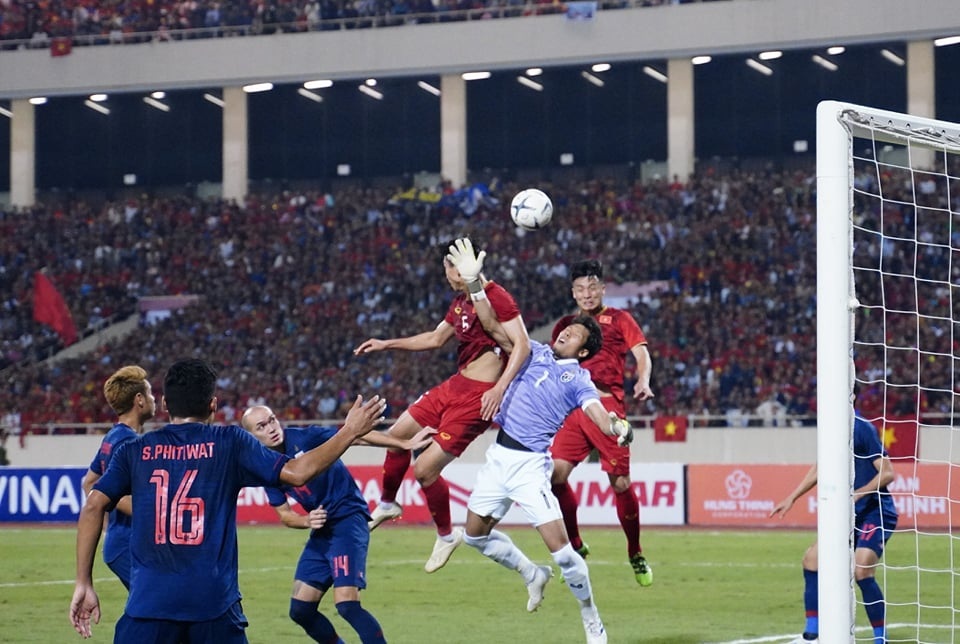 Thủ môn Kawin tố bị Văn Hậu phạm lỗi trong tình huống Thái Lan thủng lưới - 1