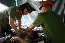 Nhiều người bị ngất khi đi lễ Đền Hùng