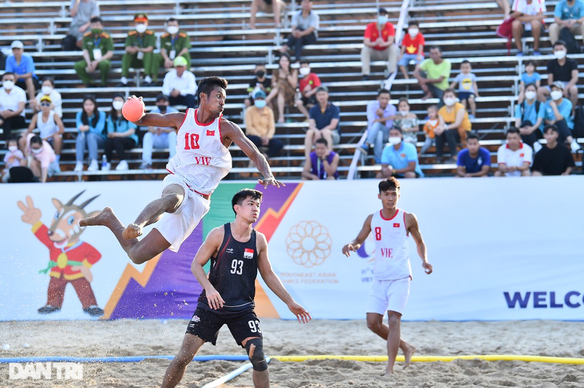 Thắng liên tiếp 4 trận, đội tuyển bóng ném bãi biển Việt Nam tiến gần HCV - 7 Thắng liên tiếp 4 trận, đội tuyển bóng ném bãi biển Việt Nam tiến gần HCV - 7